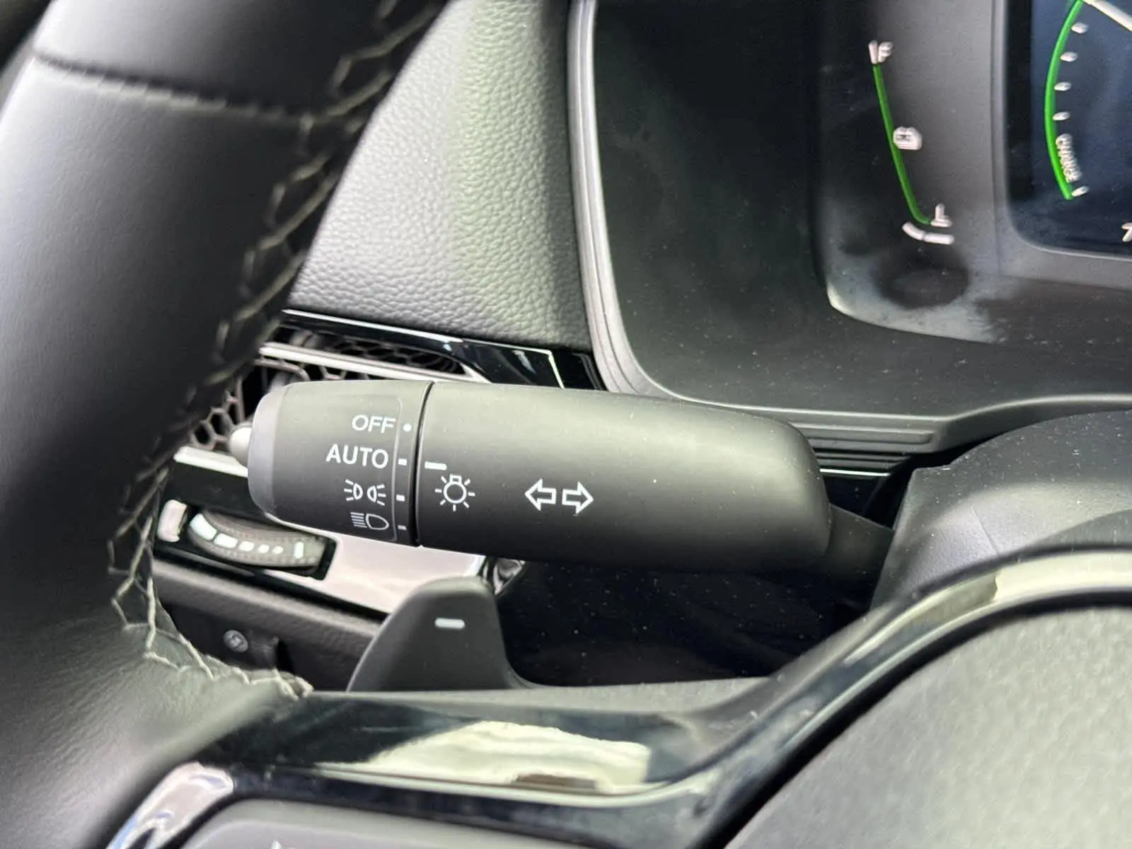 2025 Honda Civic Hybrid Sport Touring photo 20