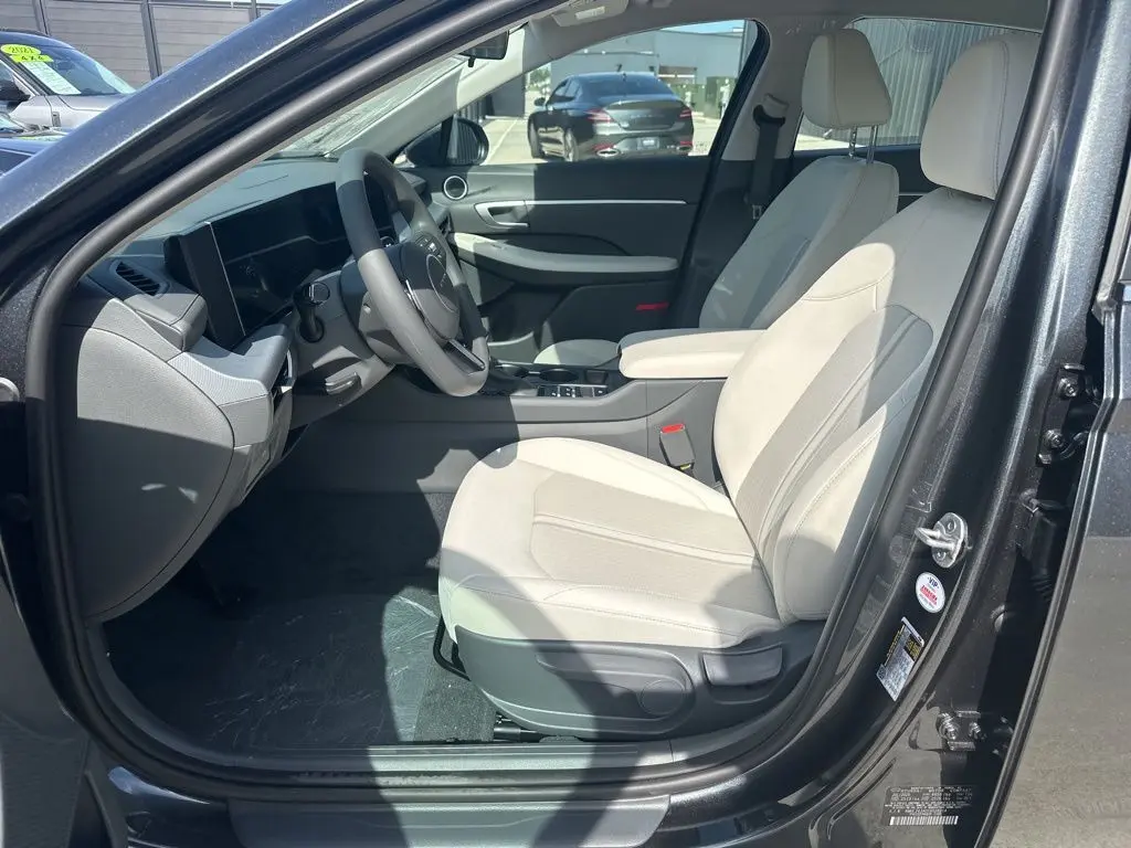 2026 Hyundai Sonata SE photo 20