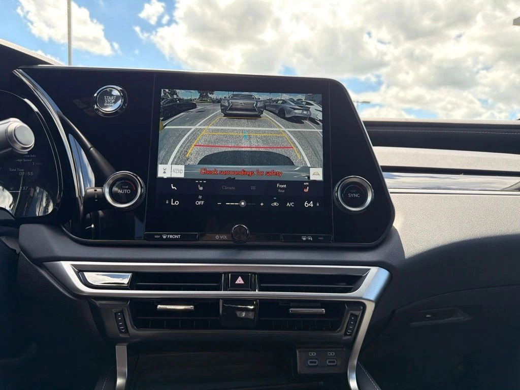 2026 Lexus RX 350 - Photo 17