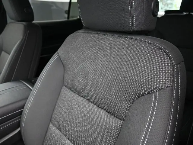 2026 Chevrolet Traverse 2LT photo 14
