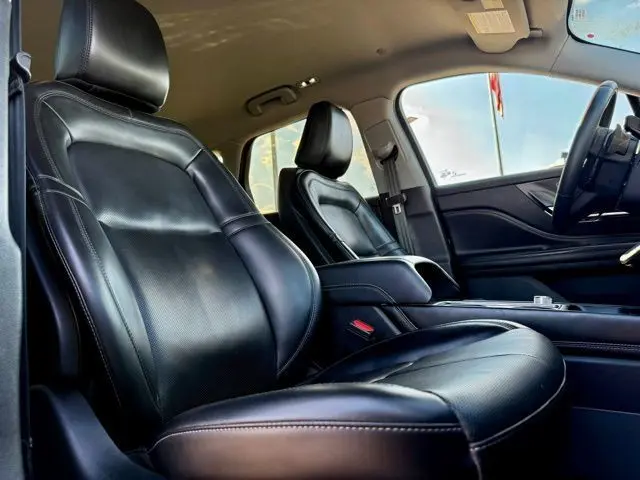 2022 Lincoln Corsair Standard photo 10