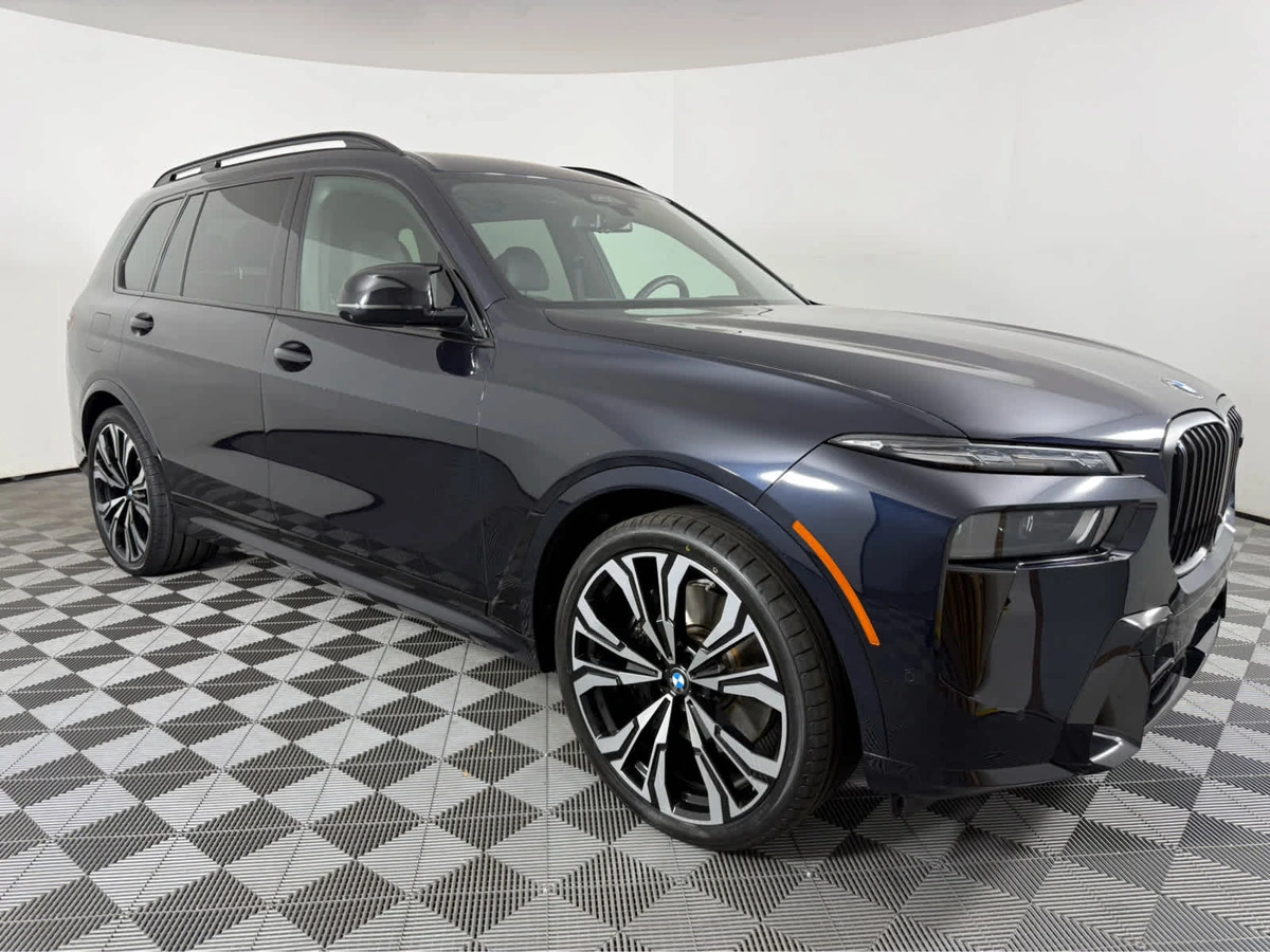 2024 BMW X7 M60i's photo
