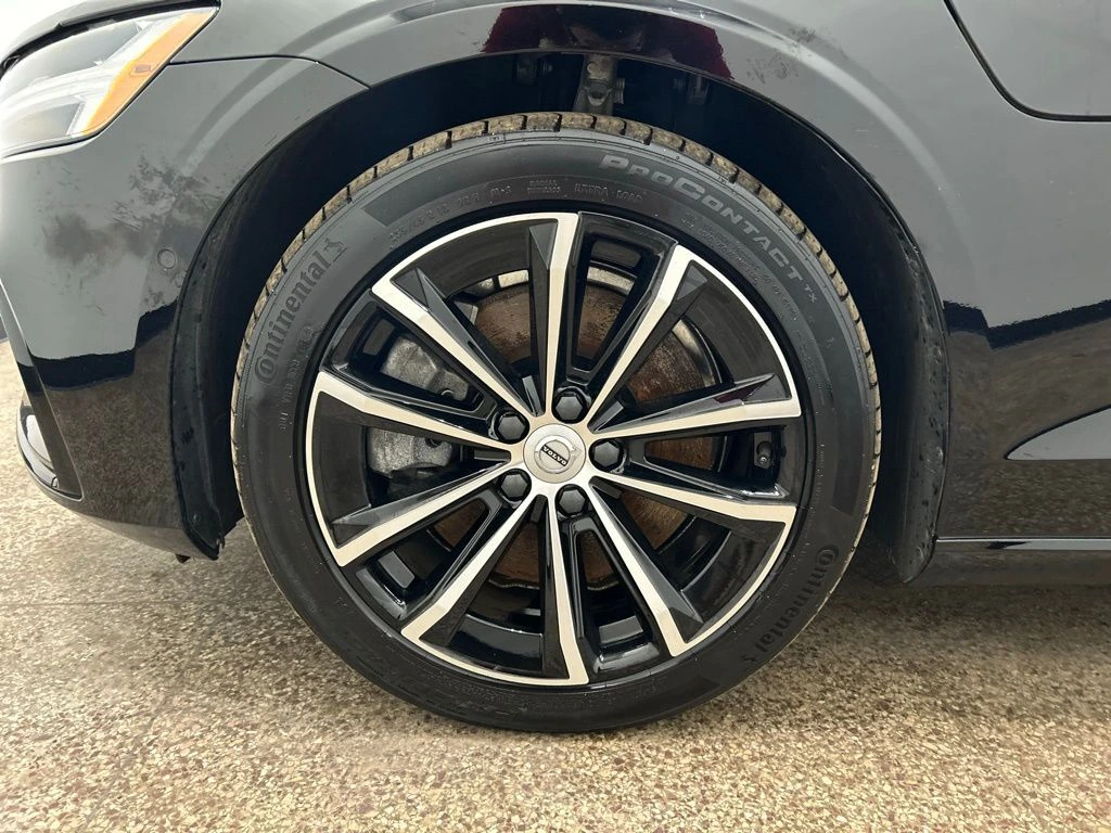 2023 Volvo - image 22