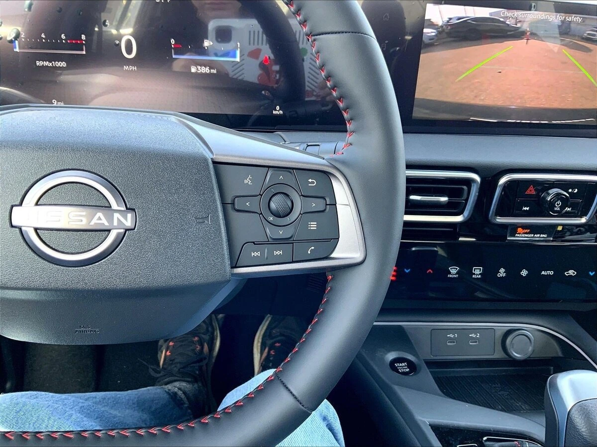 2026 Nissan Sentra SR - Photo 23