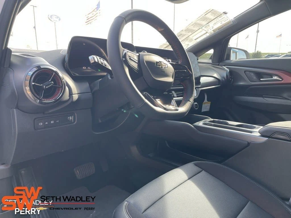 2025 Chevrolet Equinox EV RS - Photo 11