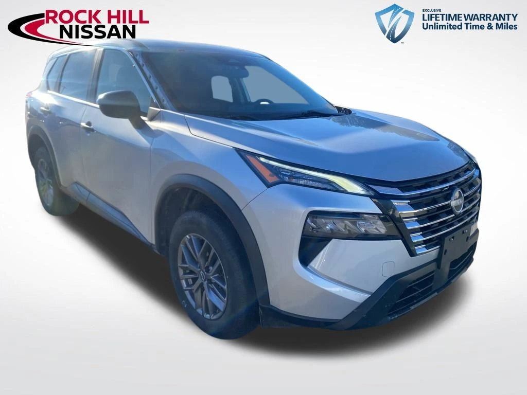 2024 Nissan Rogue S's photo