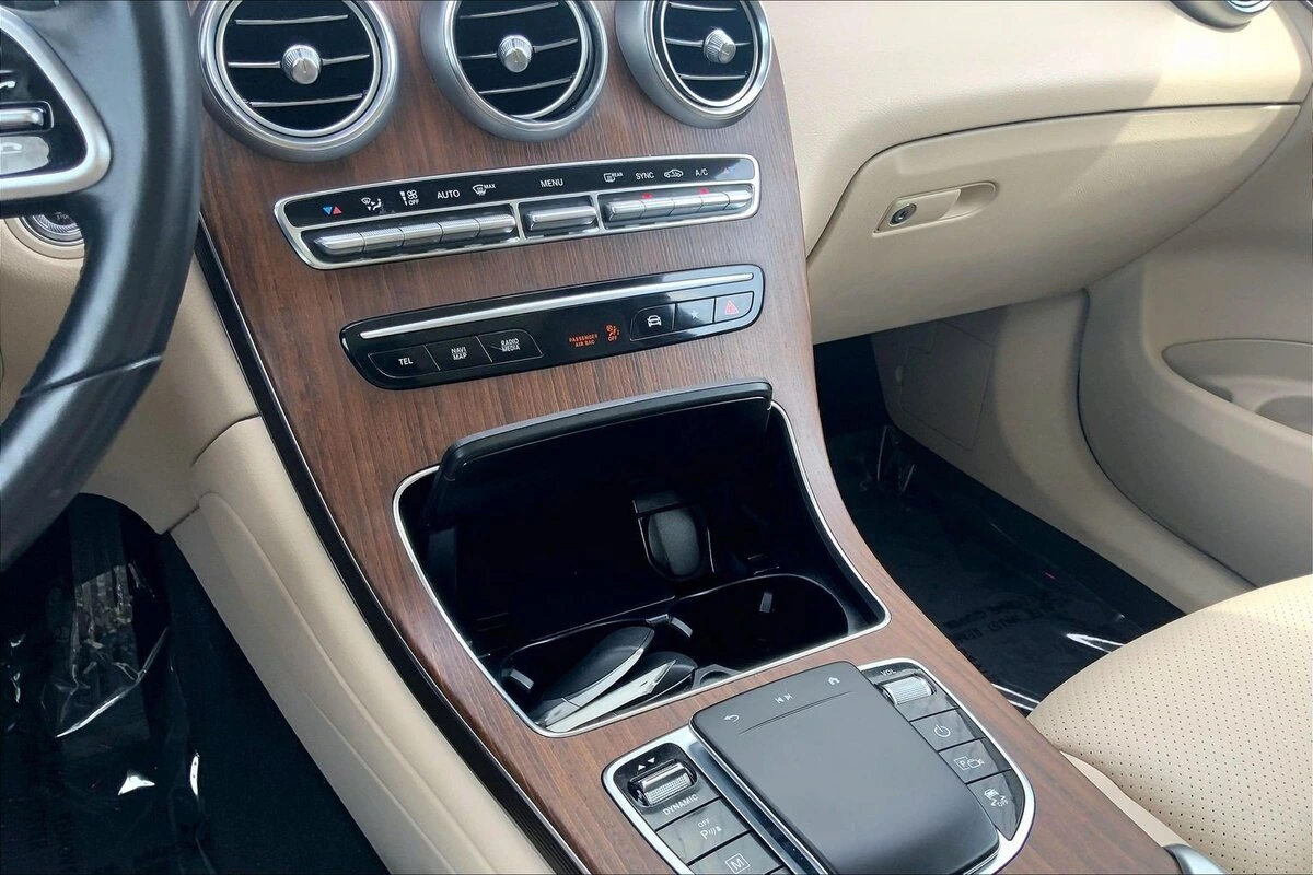 2022 Mercedes-Benz GLC GLC300 - Photo 39