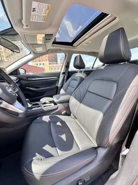 2025 Nissan Altima 2.5 SR photo 23