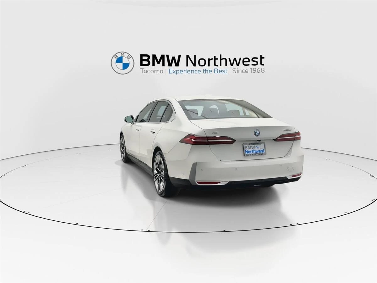 2026 BMW i5 40 - Photo 13