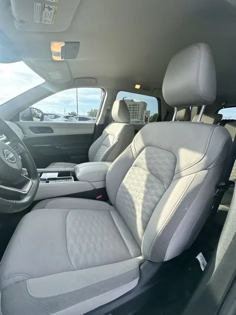 2025 Nissan Pathfinder SV photo 19