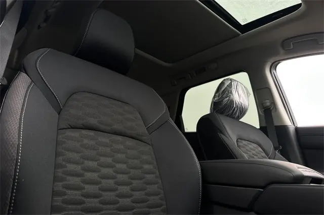 2025 Nissan Pathfinder SV photo 10