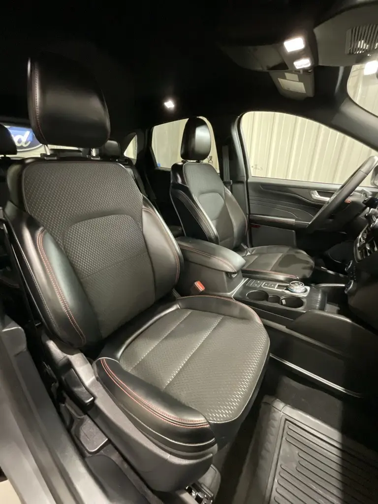 2025 Ford Escape ST-Line photo 12