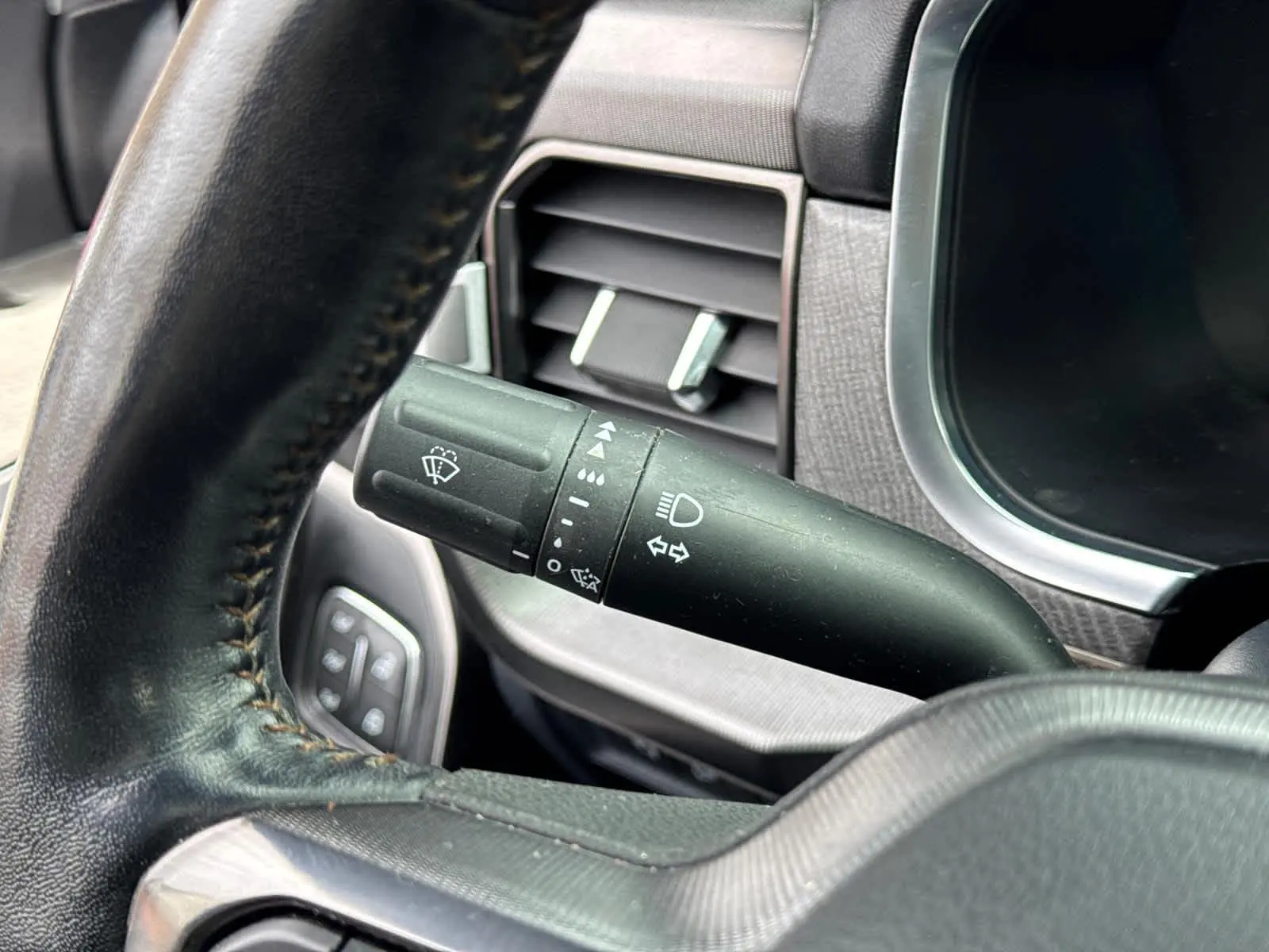2022 Ford F-150 Platinum photo 18