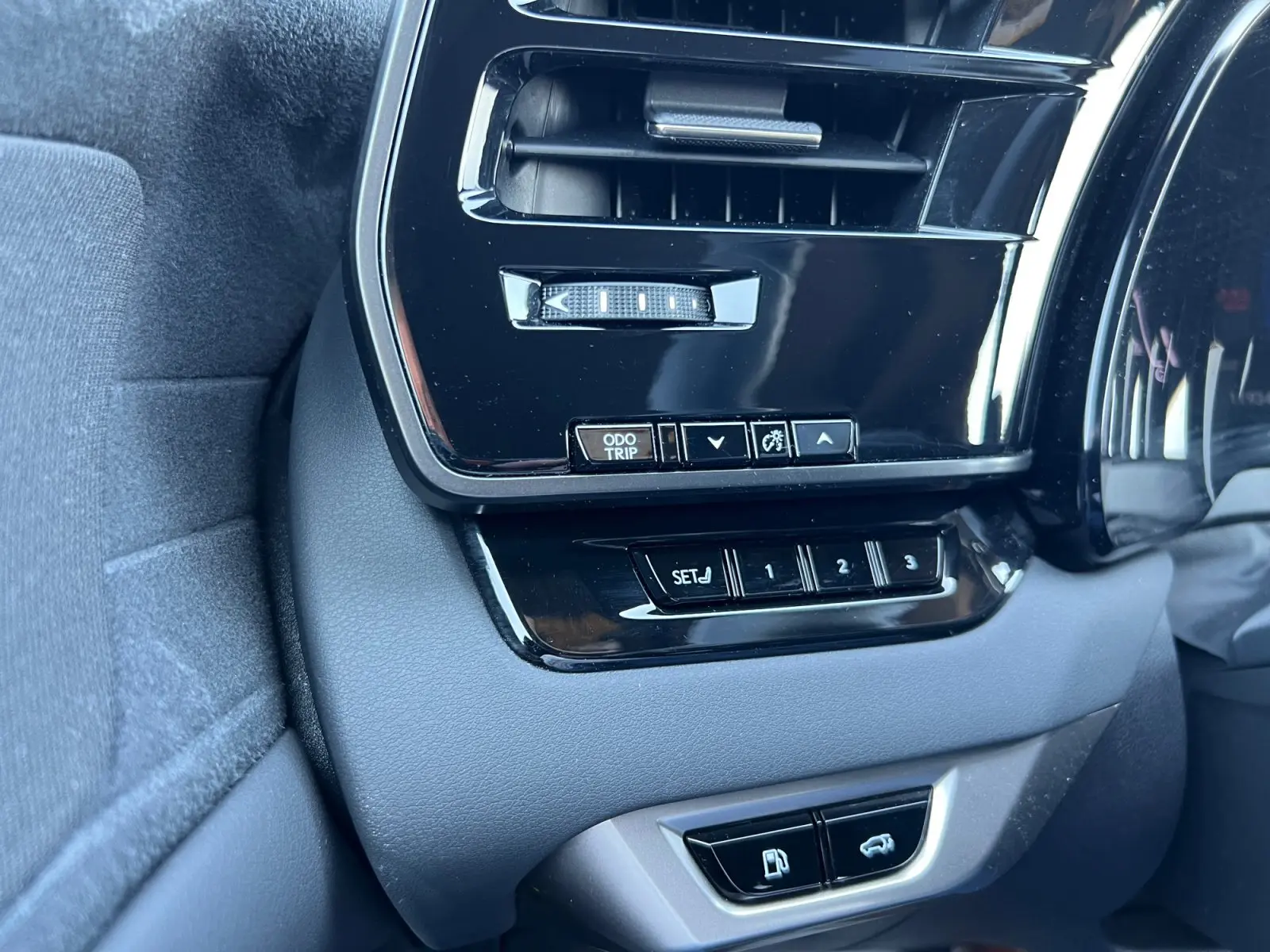 2024 Lexus RX 350h Luxury photo 21