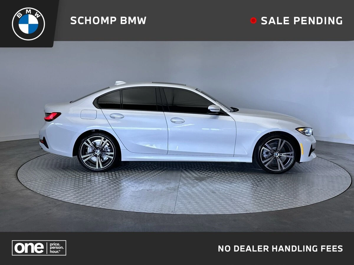2022 BMW 3 Series 330i xDrive Sedan's photo