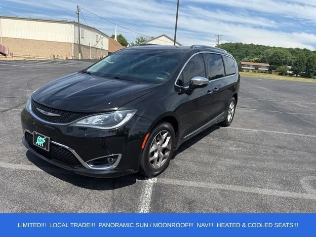 2020 Chrysler Pacifica Limited's photo