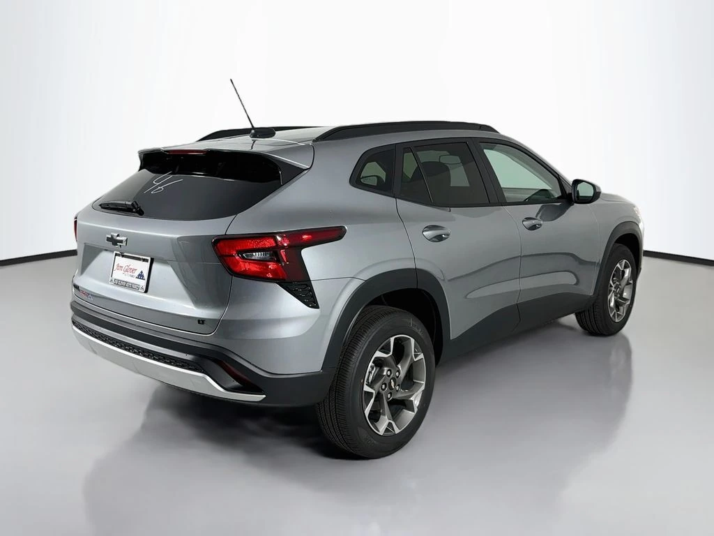 2026 Chevrolet Trax LT - Photo 7