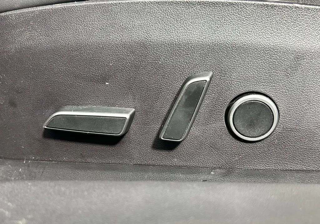 2022 Tesla Model 3 Long Range photo 22