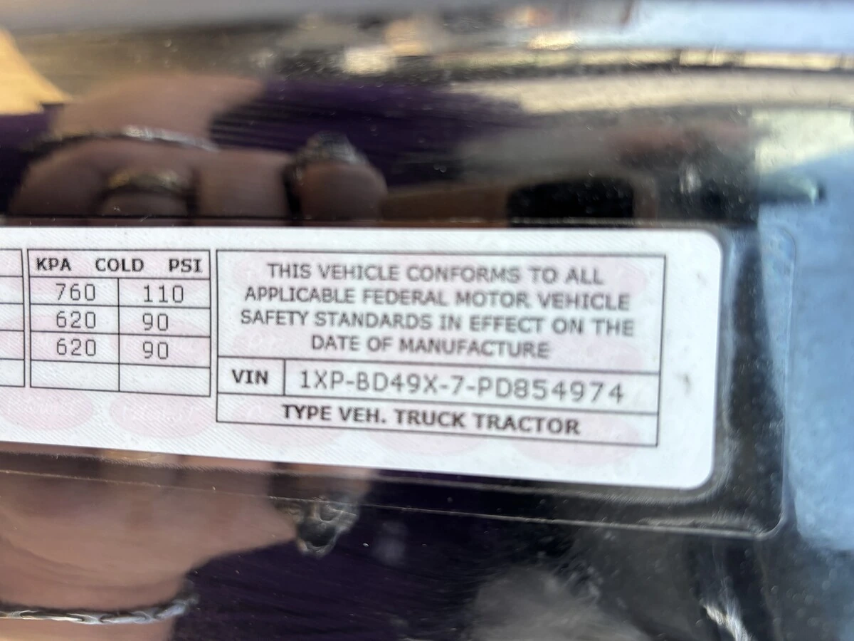 2023 Peterbilt 579 — photo 4