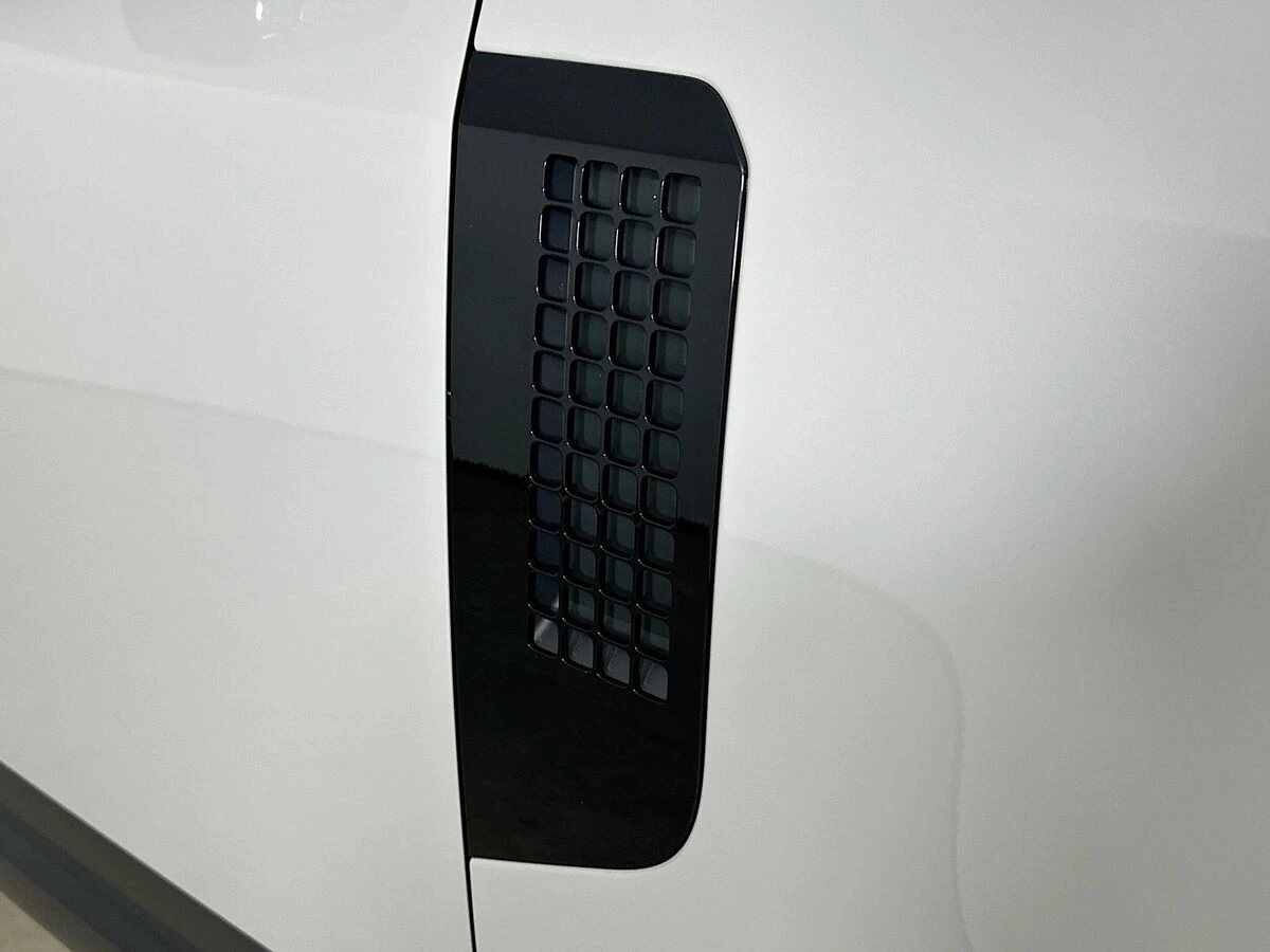 2026 Land Rover Defender S - Photo 9