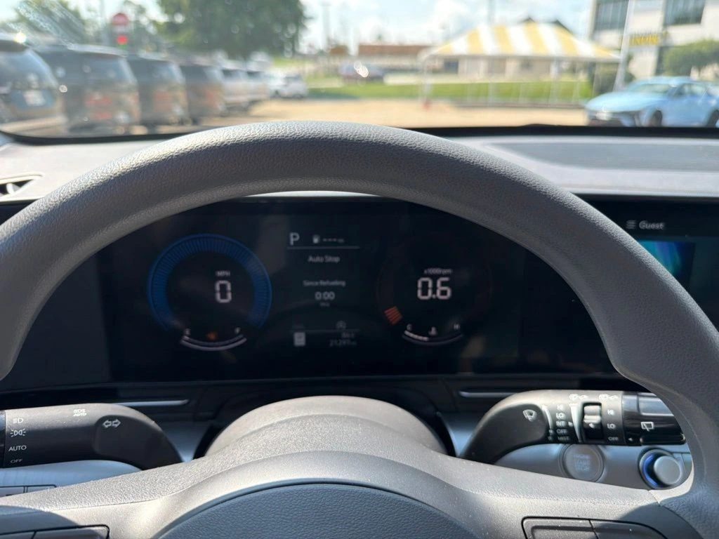2026 Hyundai Kona SE - Photo 18