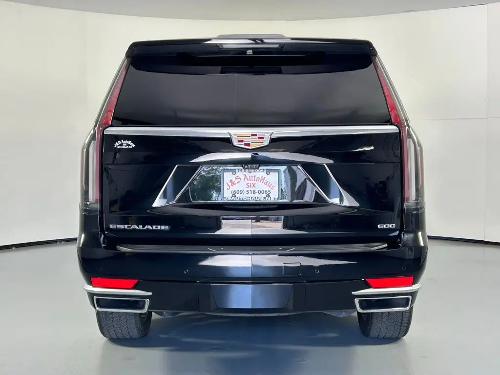 2022 Cadillac Escalade ESV Premium Luxury photo 3