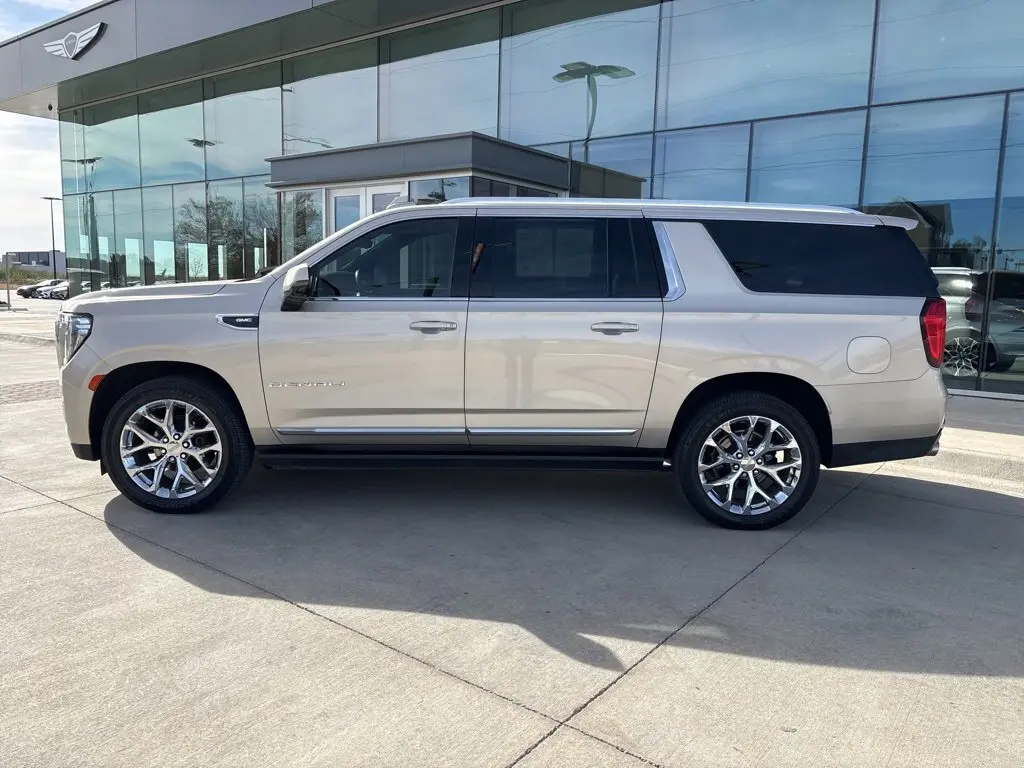 2021 Gmc Yukon XL Denali photo 2