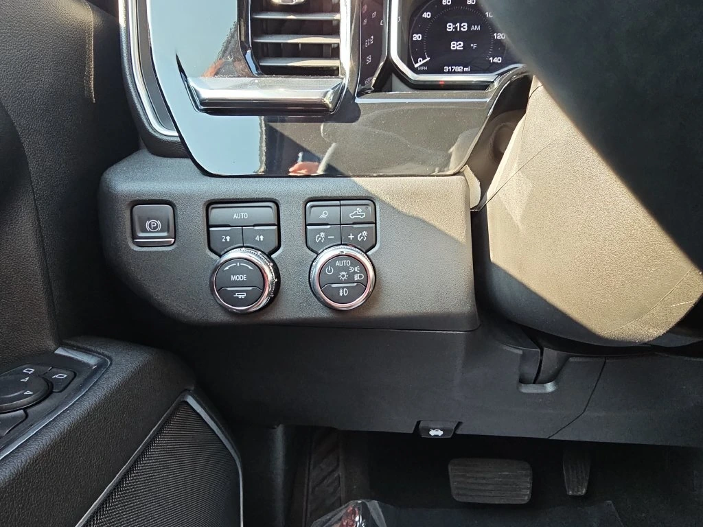 2024 GMC Sierra 1500 SLT - Photo 35
