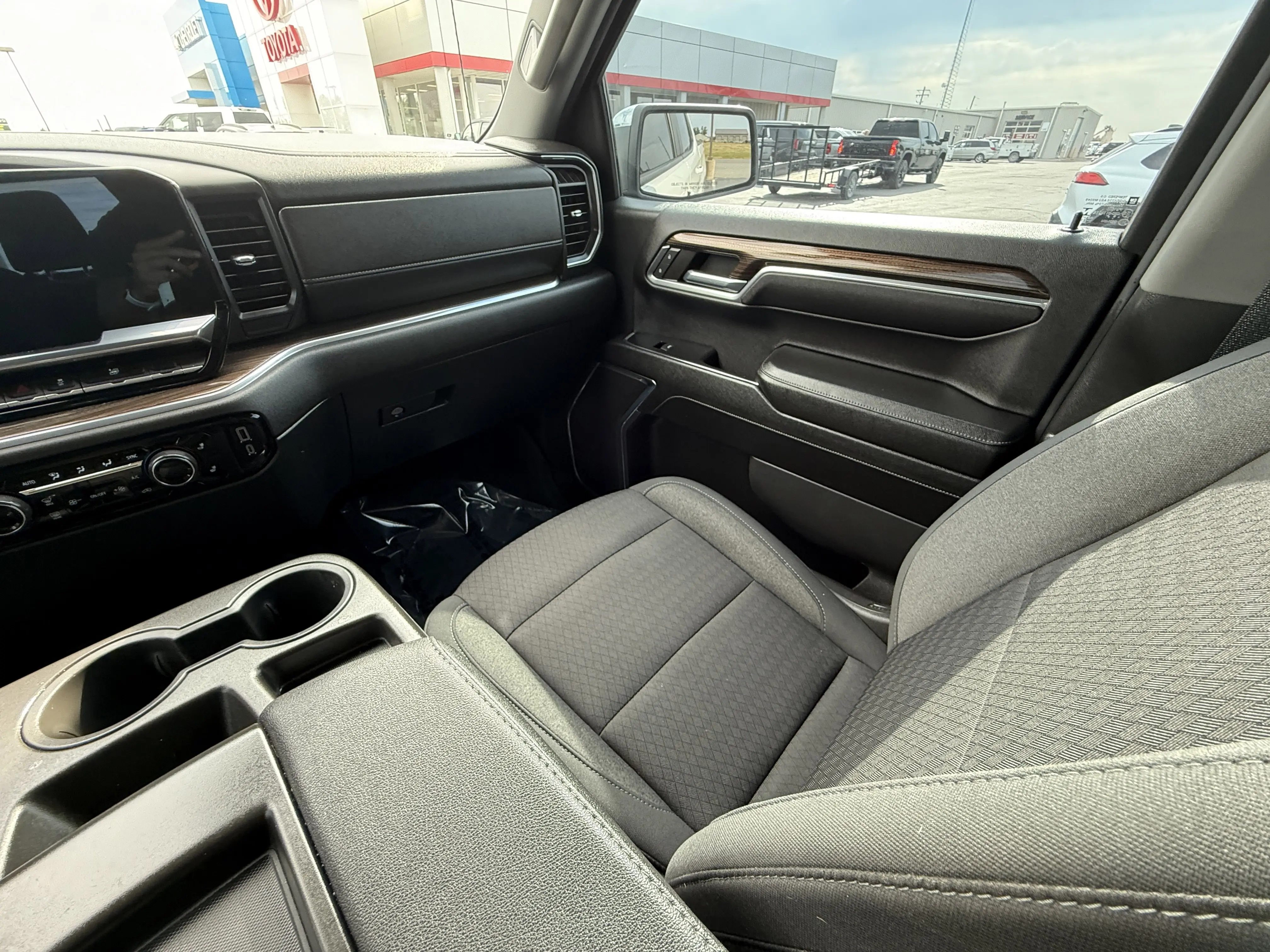 2023 Chevrolet Silverado 1500 LT photo 22