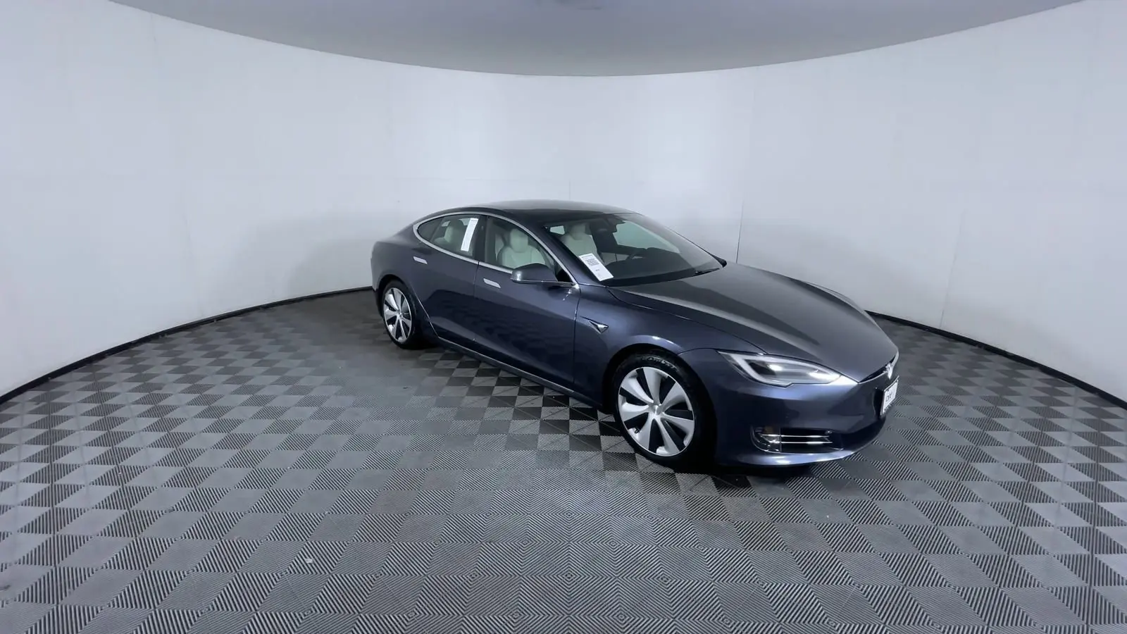 2021 Tesla Model S Long Range Plus photo 2