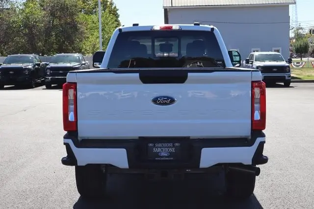 2026 Ford F-350 photo 16