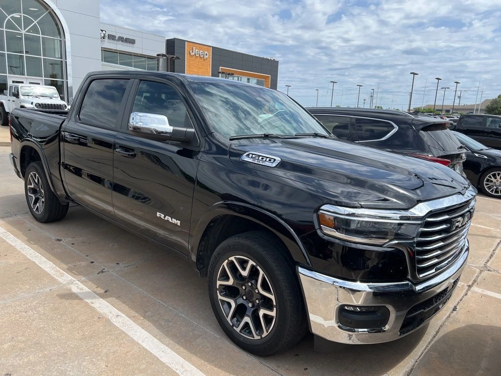 2025 RAM 1500 Laramie 4x4 Crew Cab 5'7's photo
