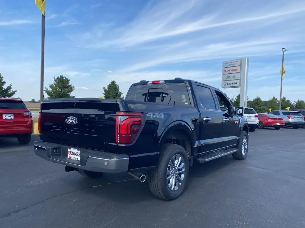 2025 Ford F-150 Lariat photo 2