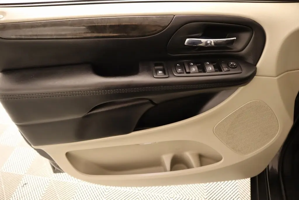 2020 Dodge Grand Caravan SE photo 13