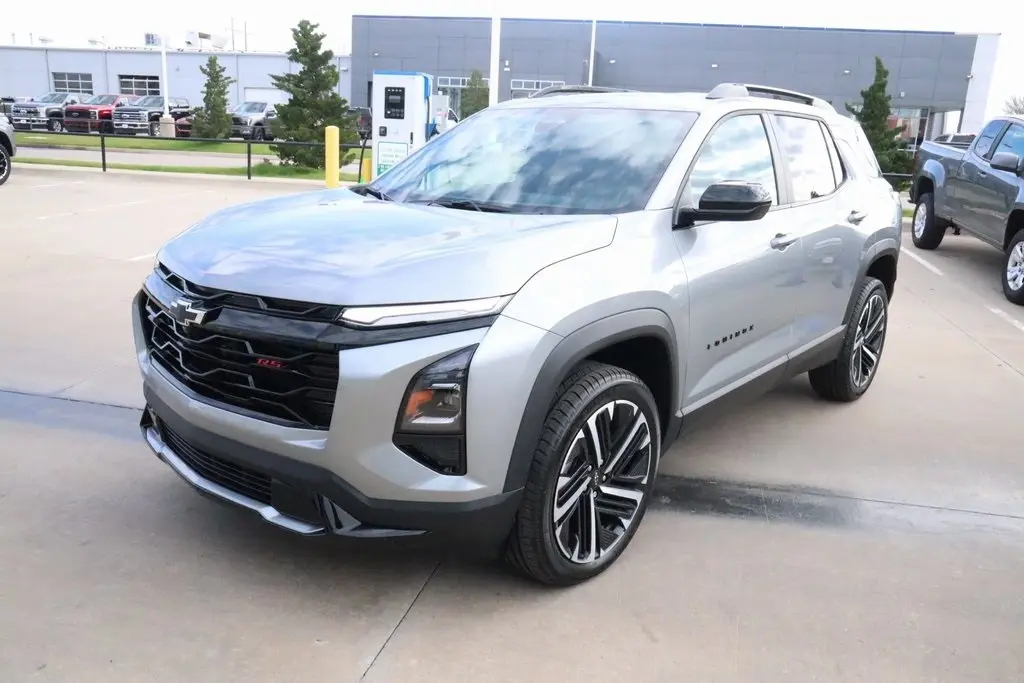 2026 Chevrolet Equinox RS photo 2