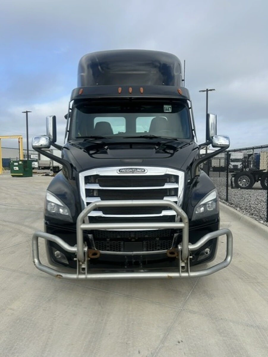 2023 Freightliner Cascadia — photo 5