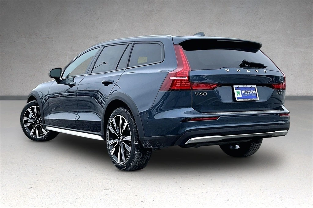 2026 Volvo - image 3