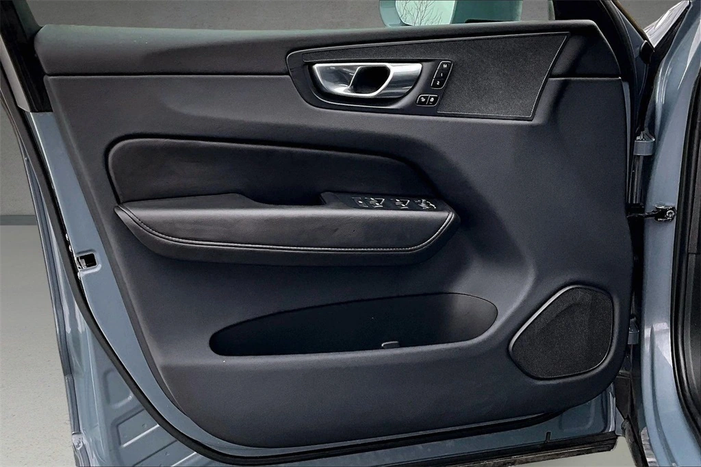 2023 Volvo - image 20