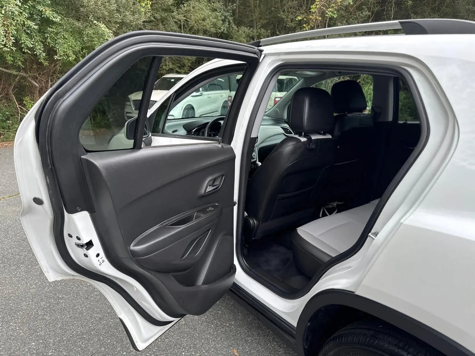 2022 Chevrolet Trax LT photo 28