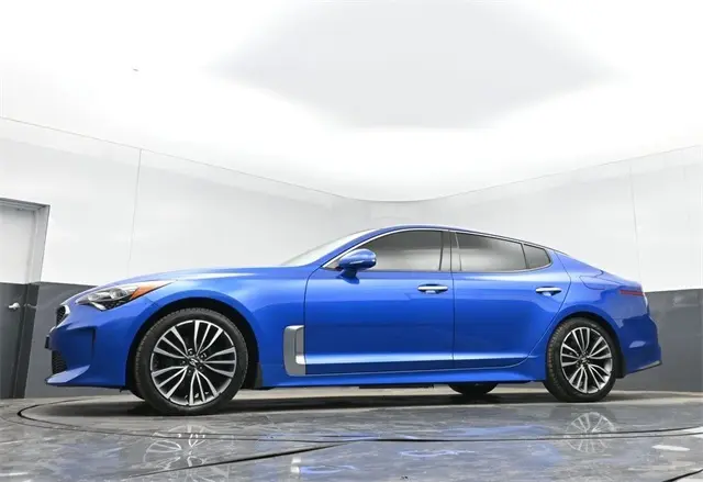 2018 Kia Stinger Premium photo 32