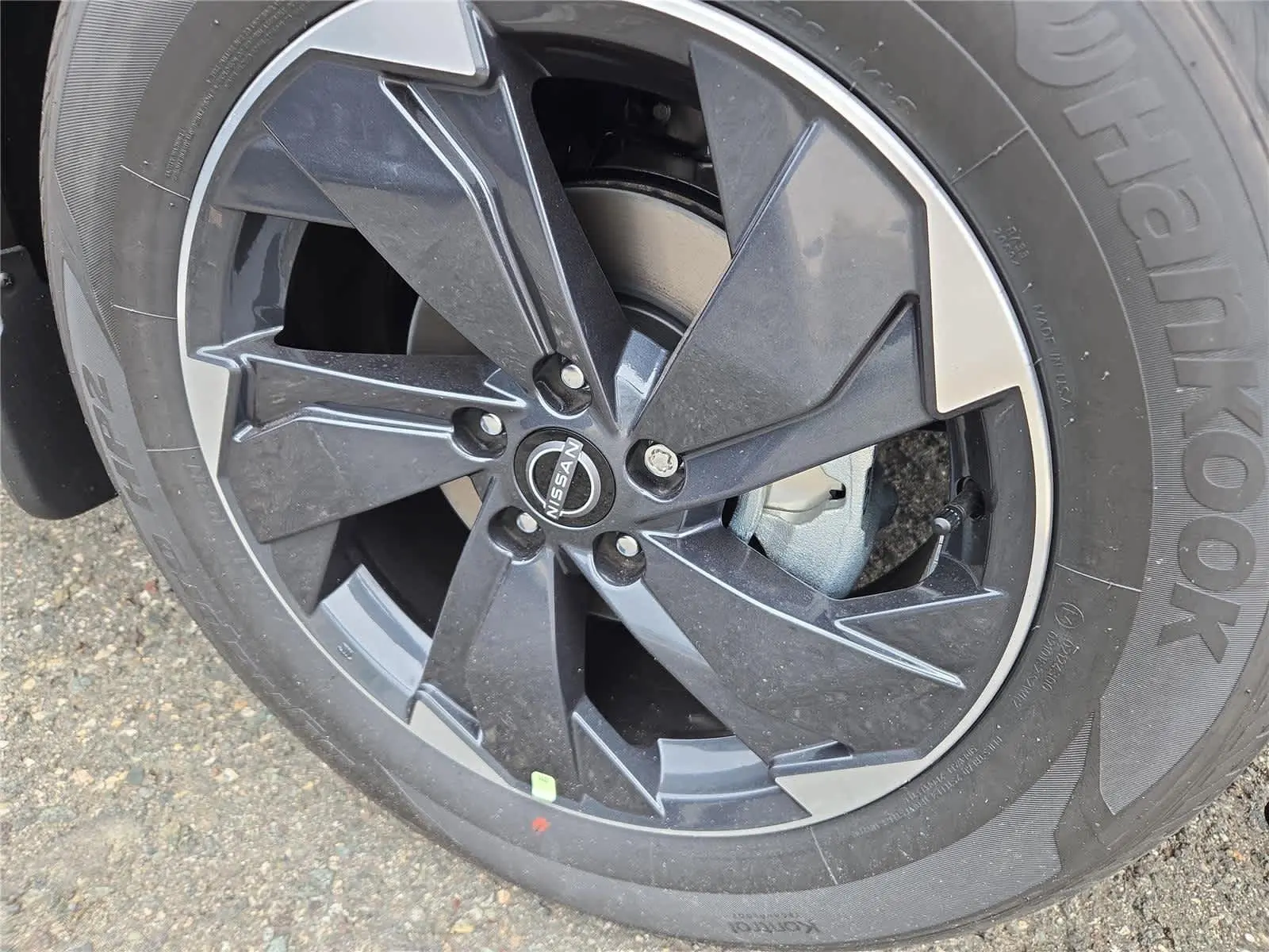 2026 Nissan Rogue SV photo 3