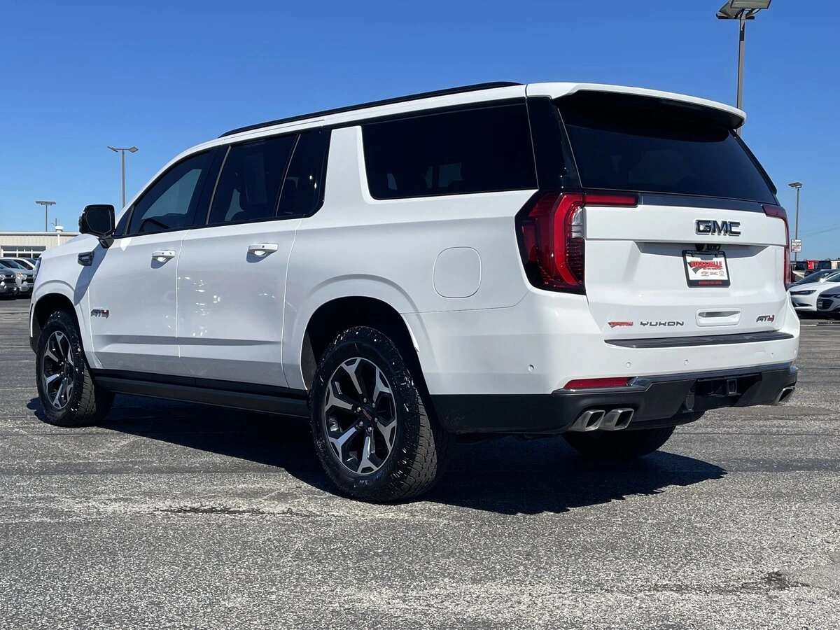 2025 GMC Yukon XL AT4 - Photo 6