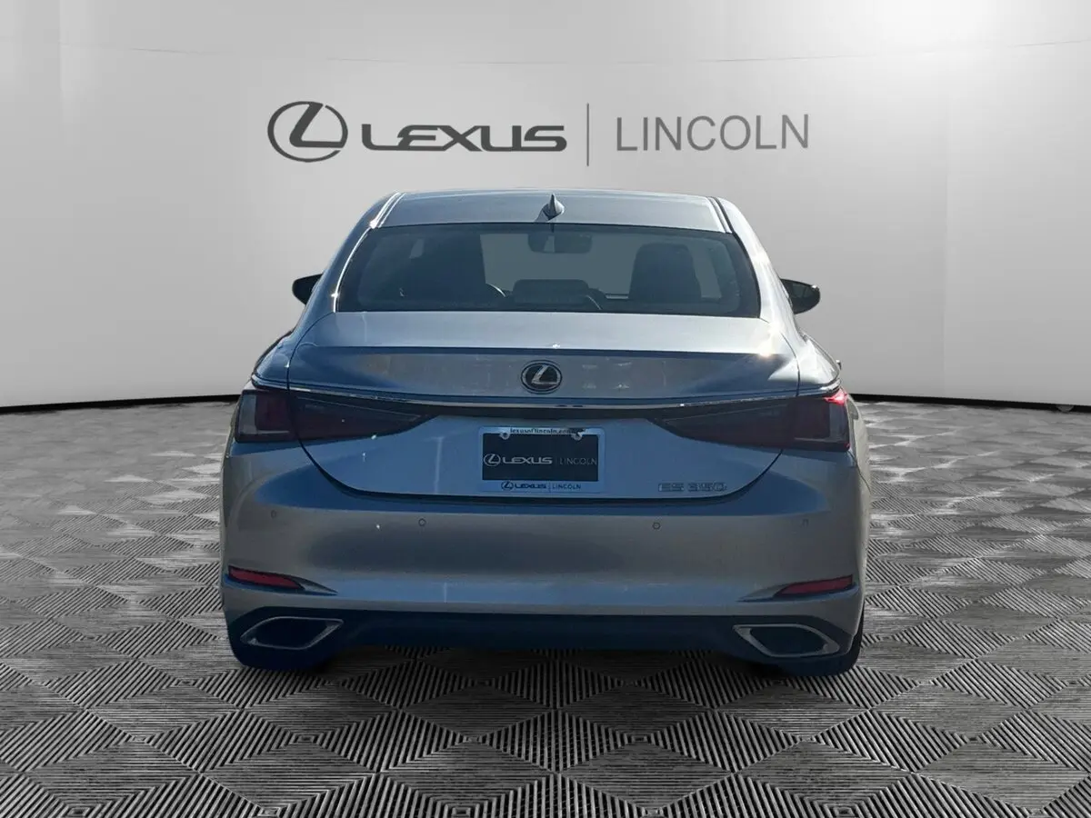 2024 Lexus ES 350 Premium photo 4