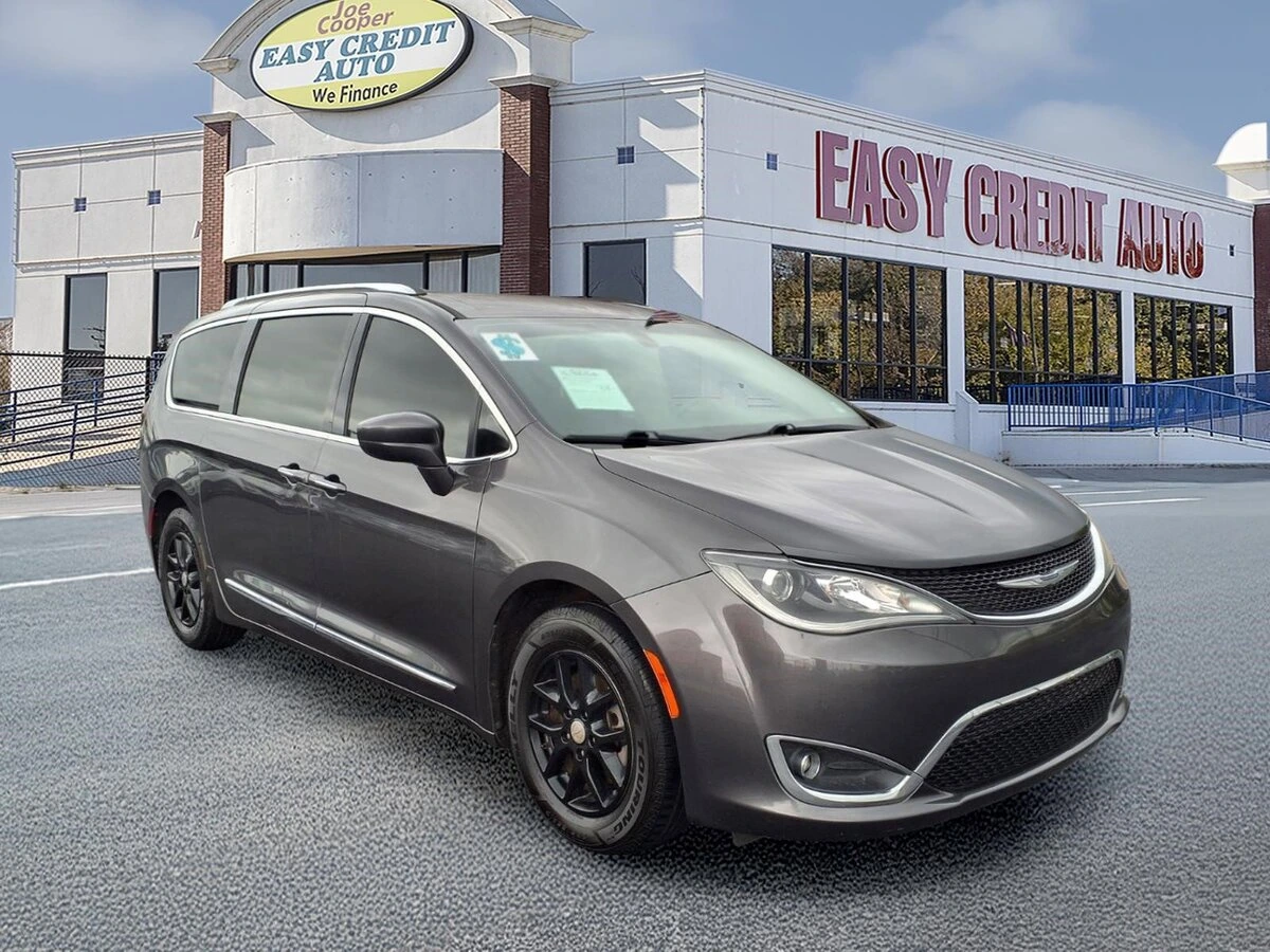 2020 Chrysler Pacifica Touring L's photo