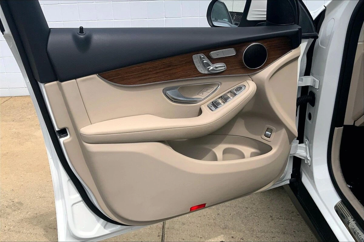 2022 Mercedes-Benz GLC GLC300 - Photo 28