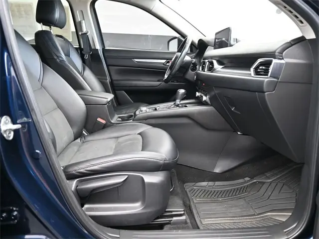 2021 Mazda CX-5 Touring photo 28