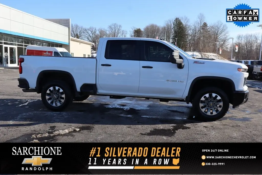 2024 Chevrolet Silverado 2500HD Custom's photo