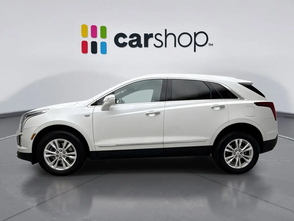 2022 Cadillac XT5 Luxury photo 2