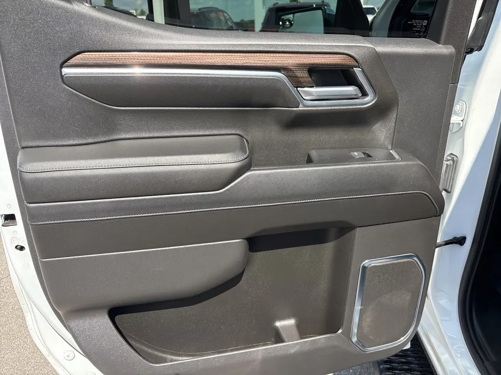 2023 Chevrolet Silverado 1500 LT1 photo 23