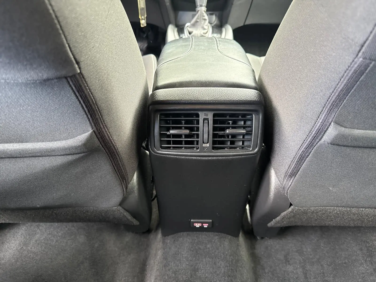 2020 Nissan Rogue S photo 32